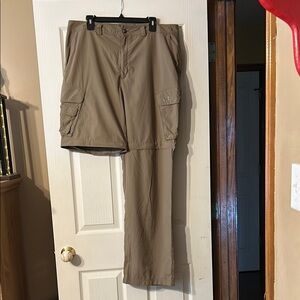 Under Amour Men's Tan Cargo Pants Unzips to shorts  Size 38/34